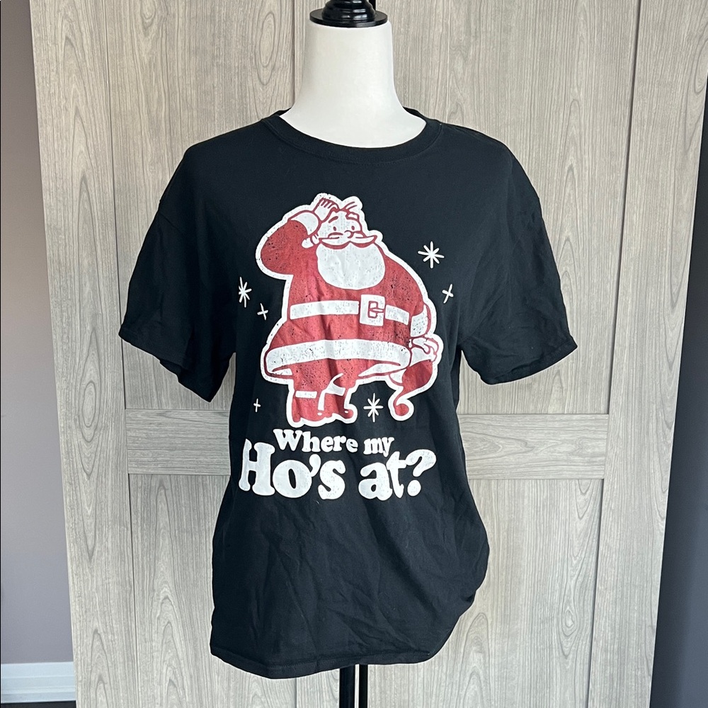 3 for $20 💜 GILDAN Black Santa Graphic Tee